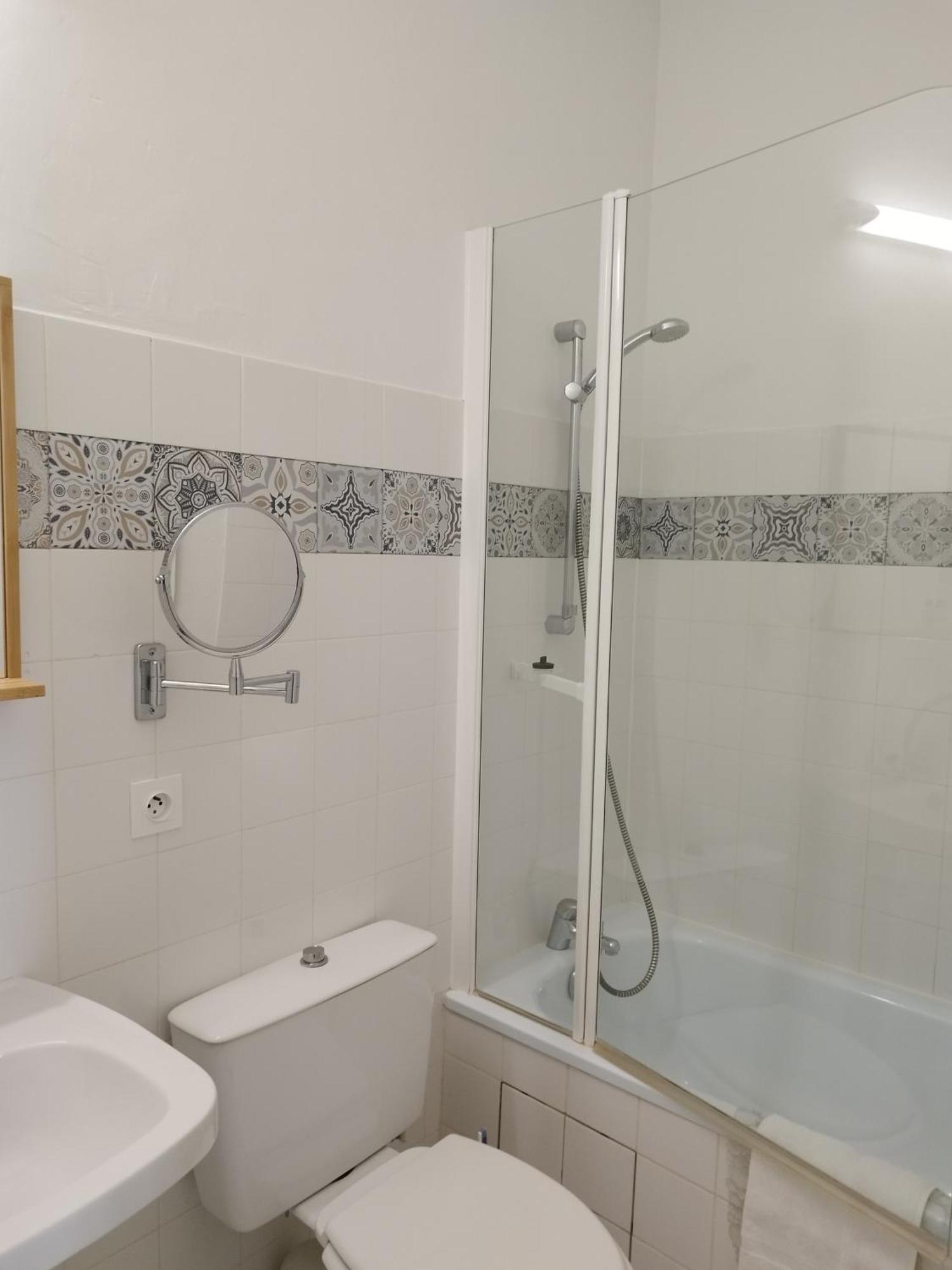 Hotel De La Loube La Roquebrussanne Εξωτερικό φωτογραφία