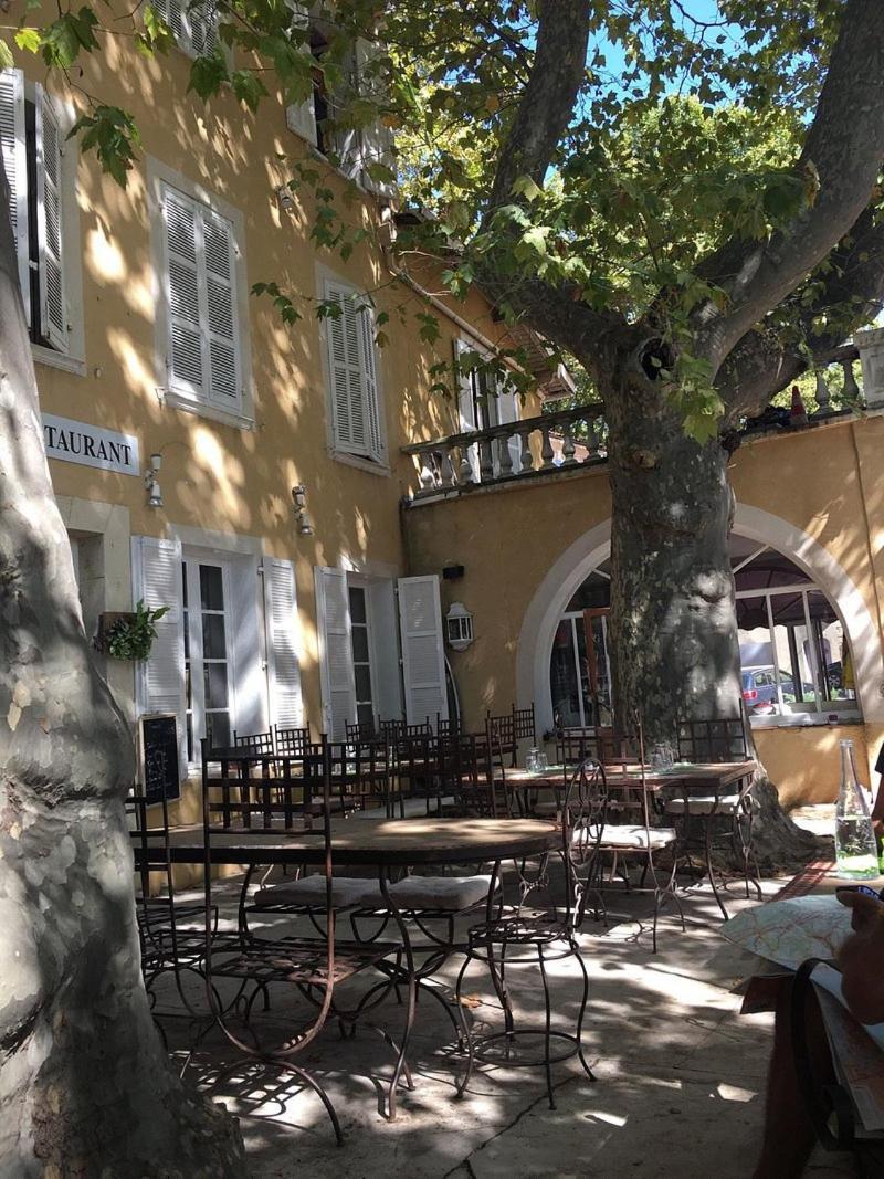 Hotel De La Loube La Roquebrussanne Εξωτερικό φωτογραφία