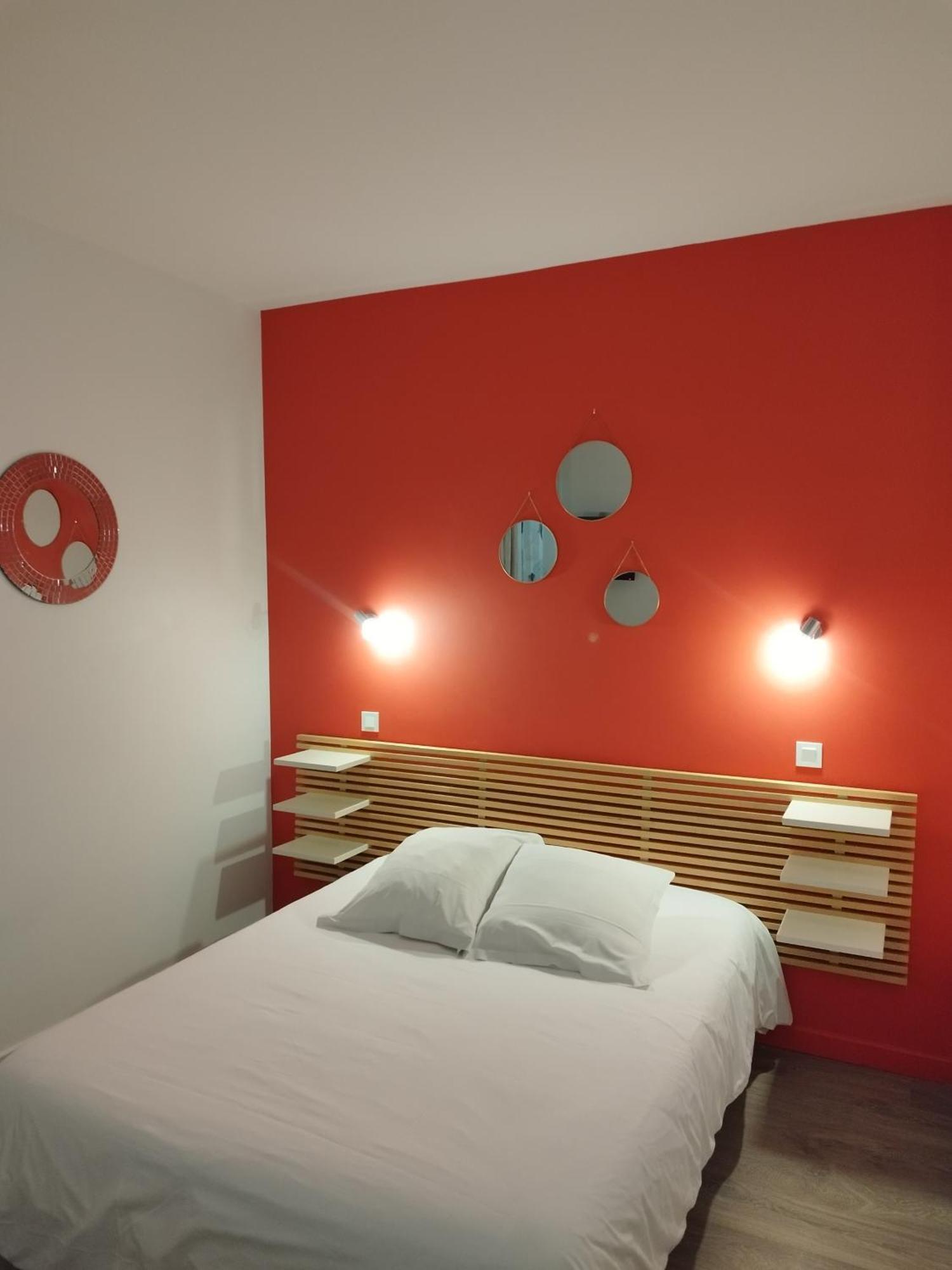 Hotel De La Loube La Roquebrussanne Εξωτερικό φωτογραφία