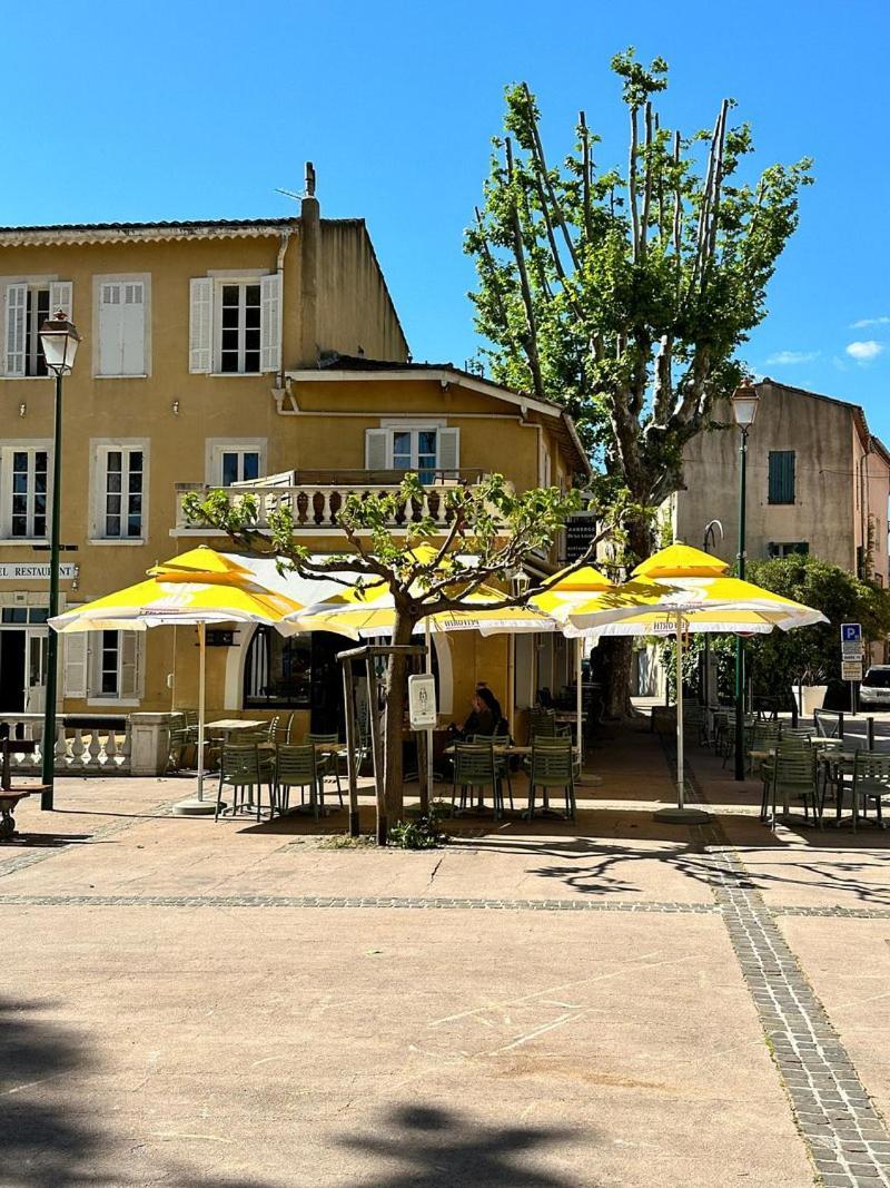 Hotel De La Loube La Roquebrussanne Εξωτερικό φωτογραφία