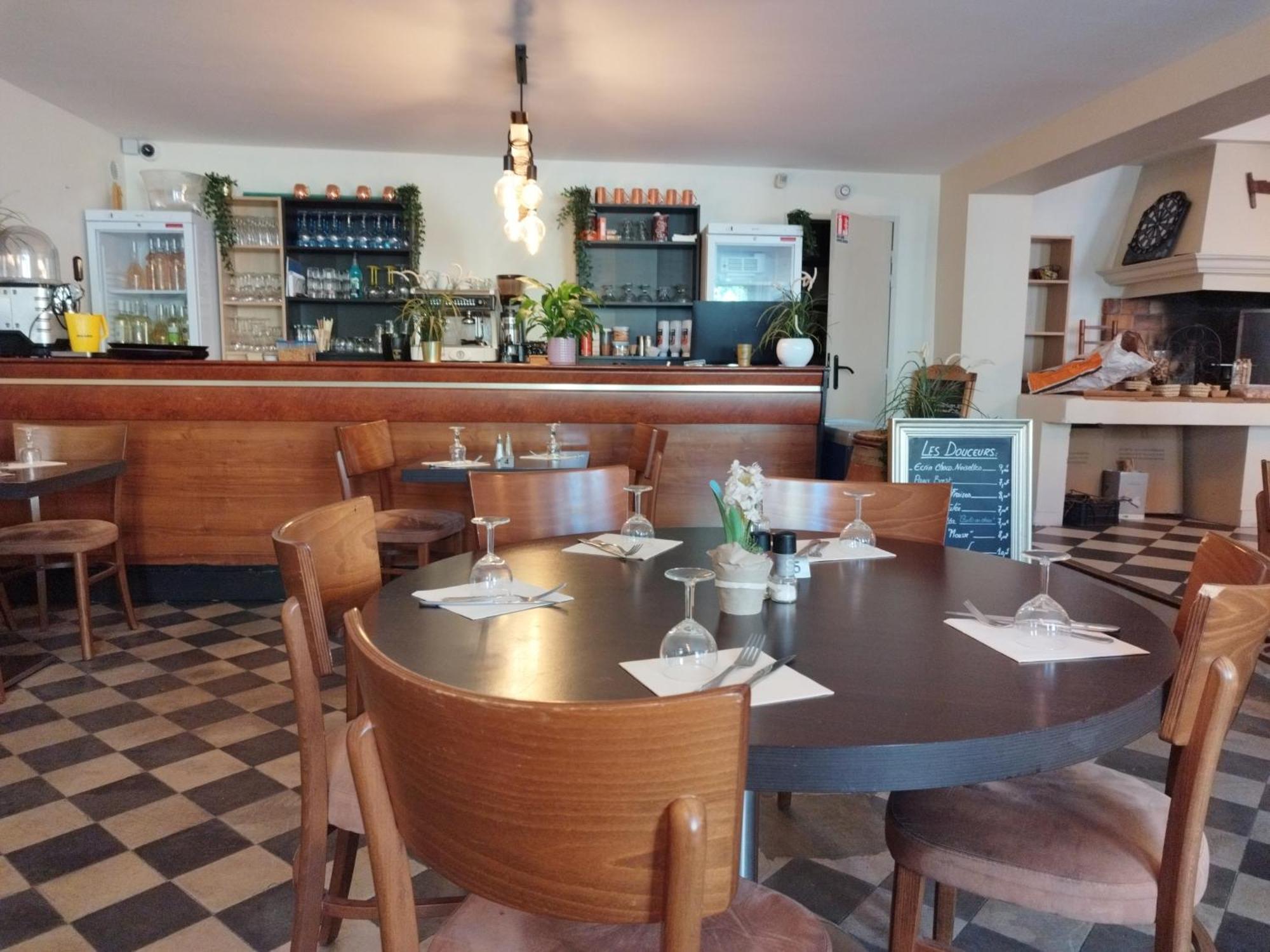 Hotel De La Loube La Roquebrussanne Εξωτερικό φωτογραφία