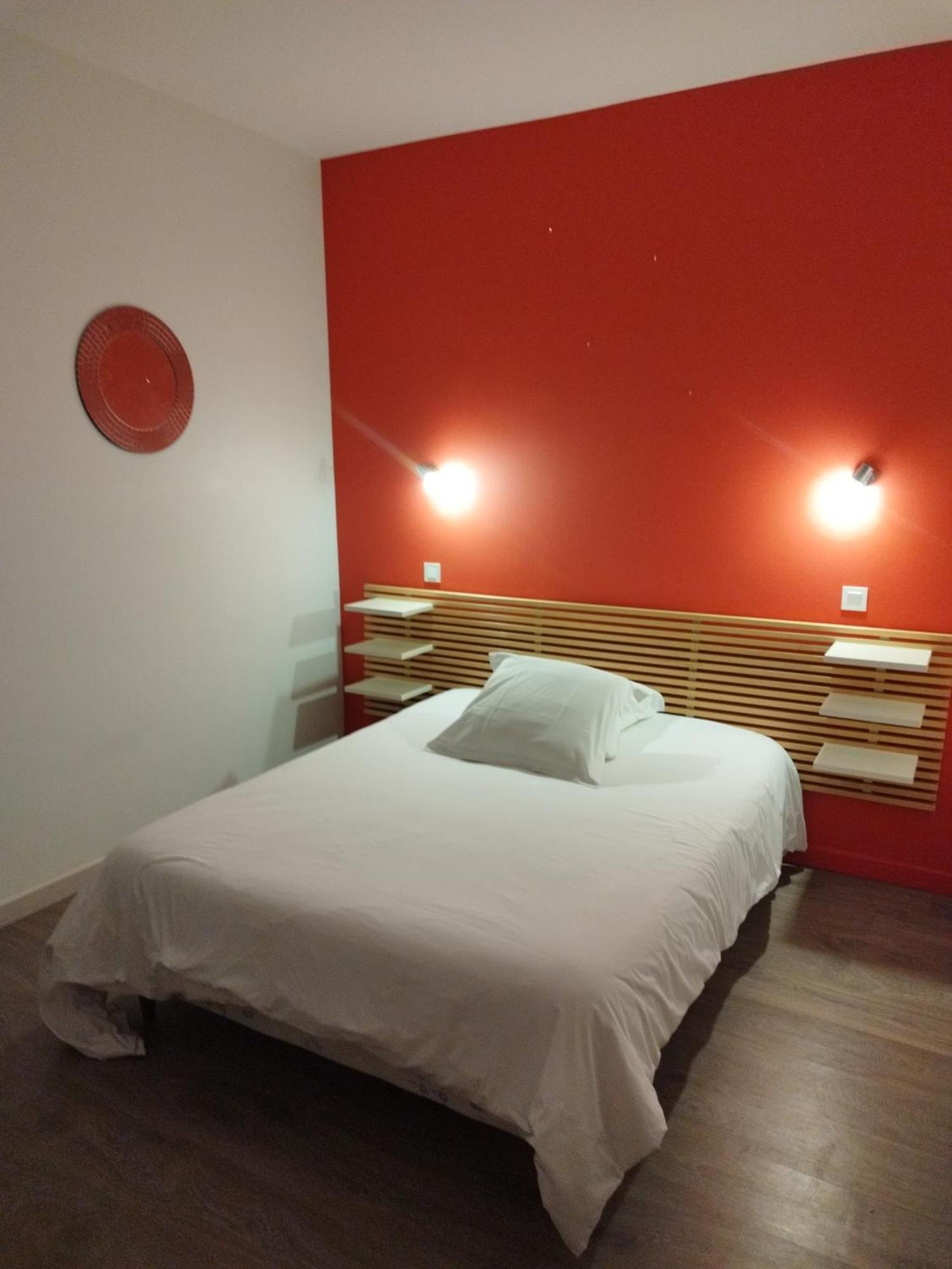 Hotel De La Loube La Roquebrussanne Εξωτερικό φωτογραφία